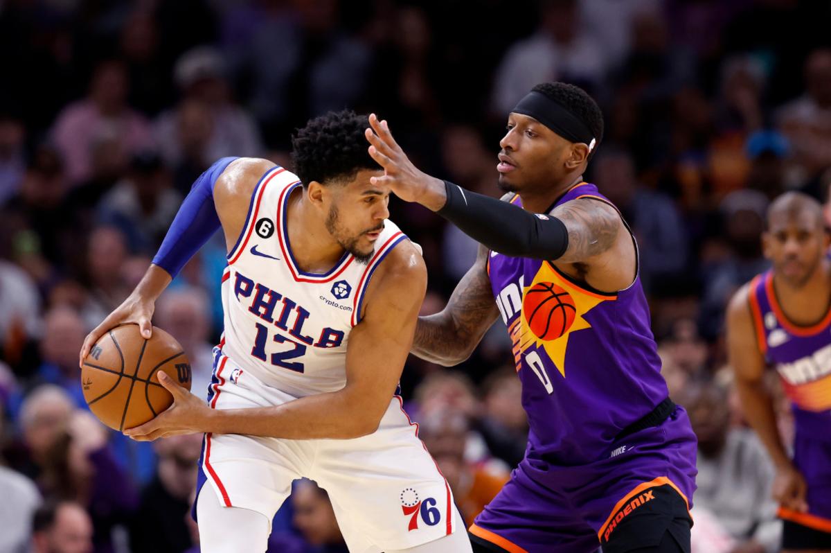 The veteran F Torrey Craig will be a nice fit in order to keep depth in Phoenix. 